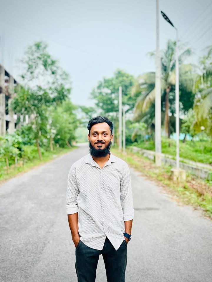 নোবিপ্রবি বন্ধ ক্যাম্পাসে প্রাণীর সেবায় ছাত্রদল নেতা জকি