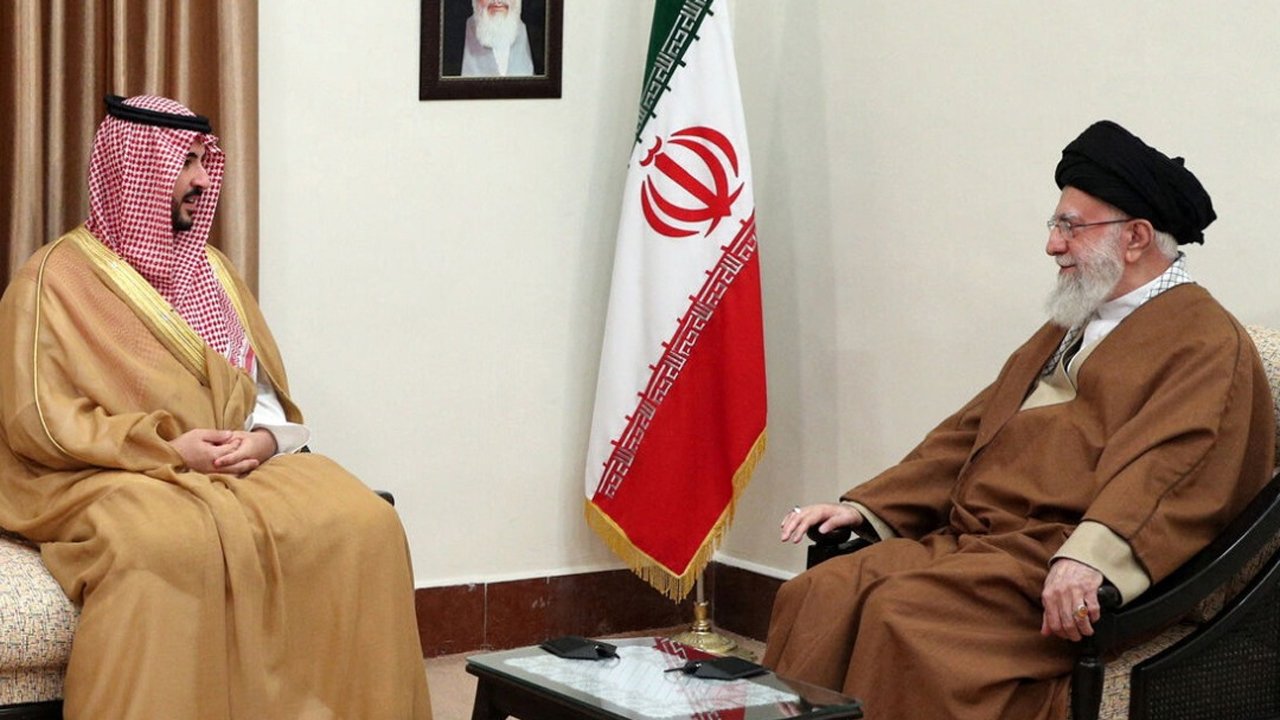 ইরানের খামেনির কাছে সৌদি বাদশাহর ‘গোপন’ চিঠি