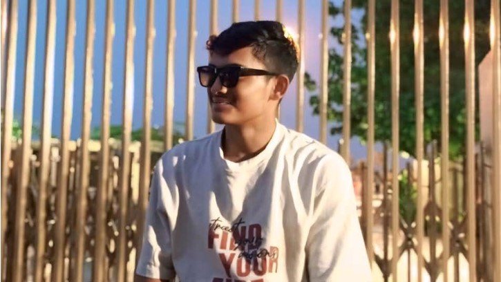 বন্ধুদের সঙ্গে মোটরসাইকেলে ঘুরতে বেরিয়ে প্রাণ গেল শিক্ষার্থীর