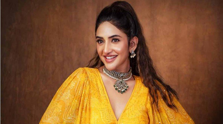 বিয়ে ছাড়াই তিন সন্তানের মা, অবিবাহিত শ্রীলীলা! চমকে উঠেছে ভক্তরা