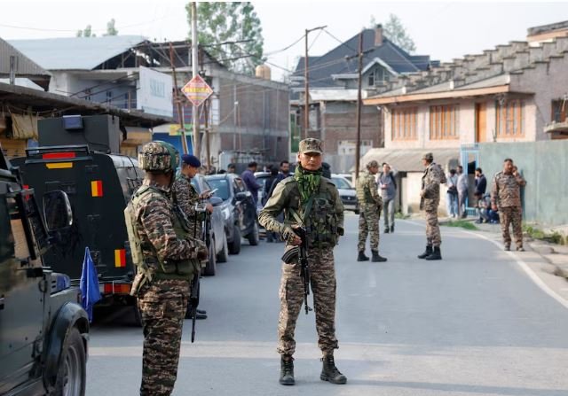 সেনাদের সীমান্তে আনছে পাকিস্তান, নিচ্ছে হামলার প্রস্তুতি