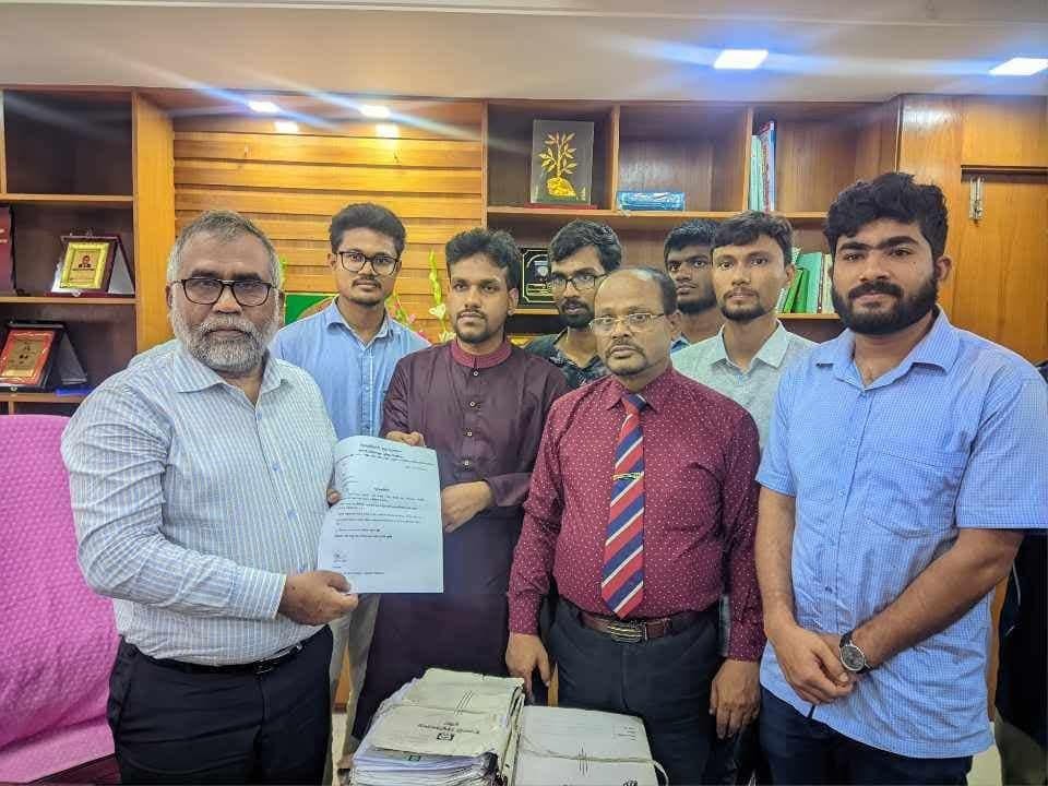 ইবিতে পোষ্যকোটা বাতিলসহ ৪ দফা দাবিতে স্মারকলিপি প্রদান বৈষম্যবিরোধী ছাত্র আন্দোলনের