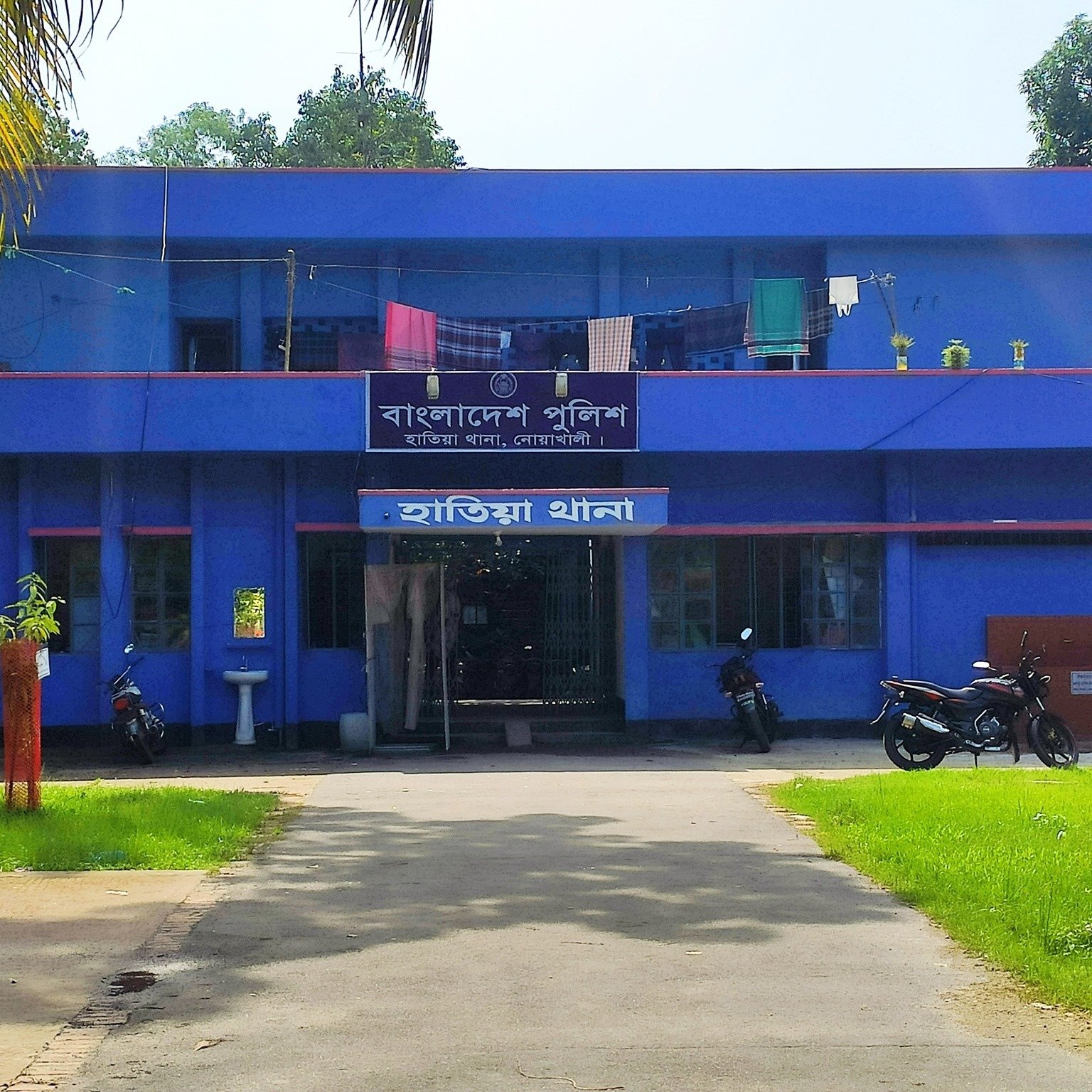 নোয়াখালীতে ঘরে ঢুকে নারীকে জবাই করে হত্যা,লাশ ফেলল পুকুরে