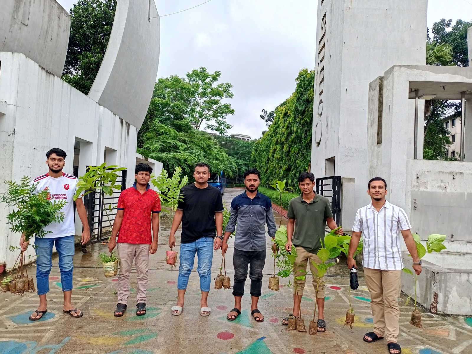 ডা. জোবায়দা রহমানের জন্মদিন উপলক্ষে কুবি ছাত্রদলের বৃক্ষরোপণ