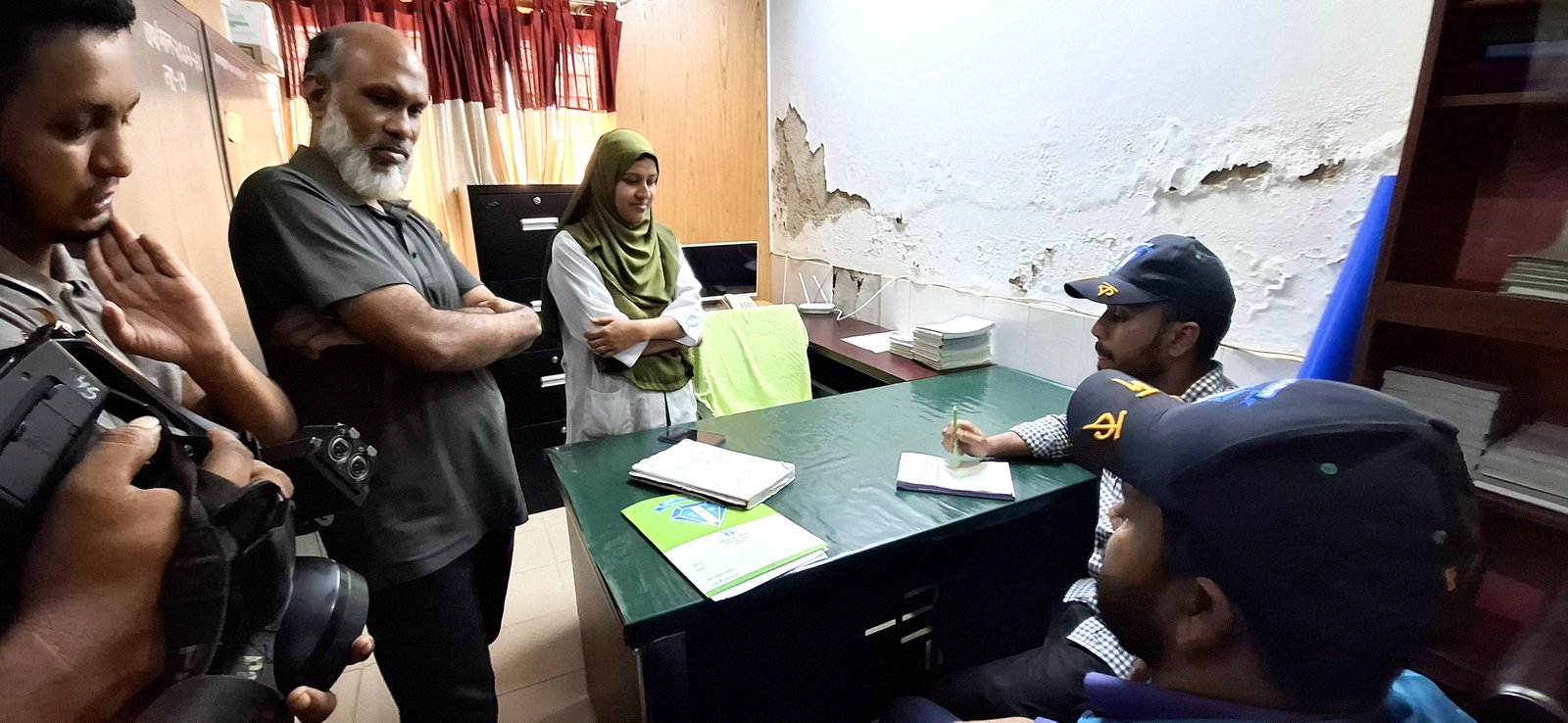 নোয়াখালী জেনারেল হাসপাতালে দুদকের অভিযান