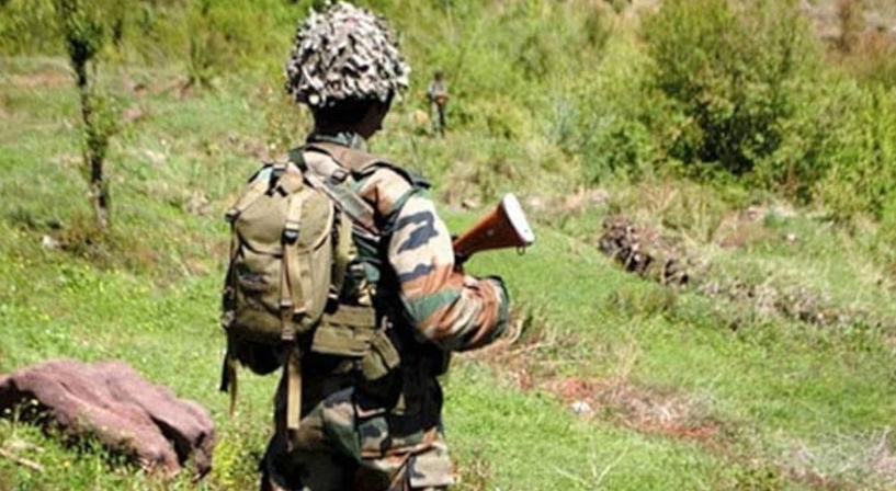 কাশ্মিরে সেনা ক্যাম্পে গুলিতে ভারতীয় সেনাসদস্য নিহত