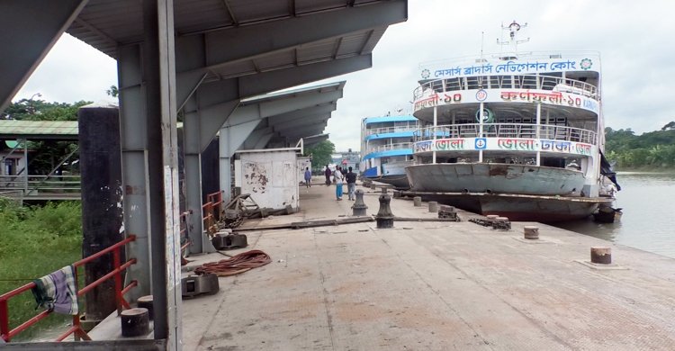 ভোলায় টানা তৃতীয় দিনের মতো বন্ধ ১০টি নৌরুট, দুর্ভোগে যাত্রীরা
