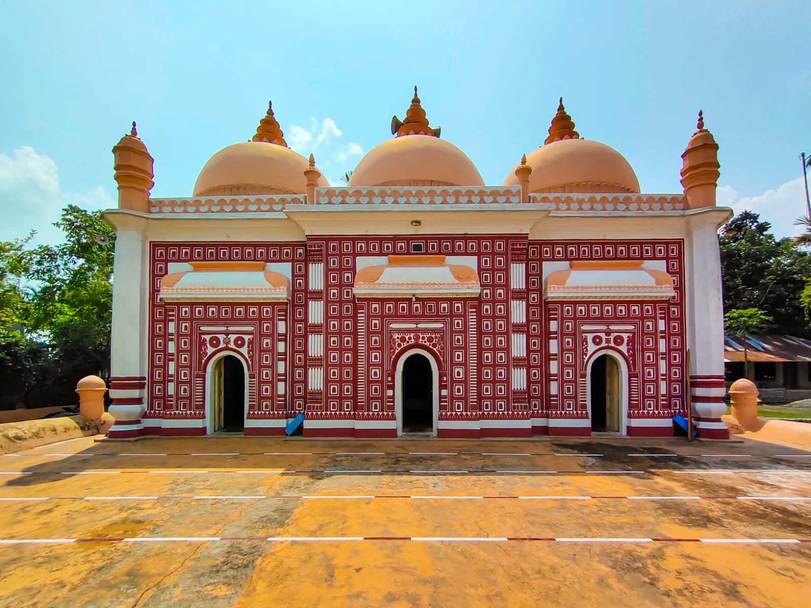 পঞ্চগড়ের ঐতিহ্য: মোগল আমলের স্থাপত্য মির্জাপুর শাহী মসজিদ