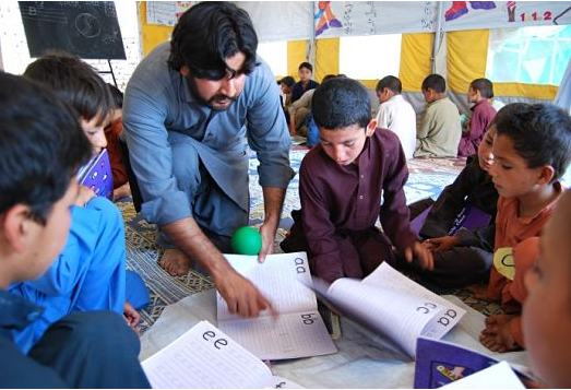 পাকিস্তানে শিক্ষাবঞ্চিত শিশু-কিশোরের সংখ্যা ২ কোটির বেশি