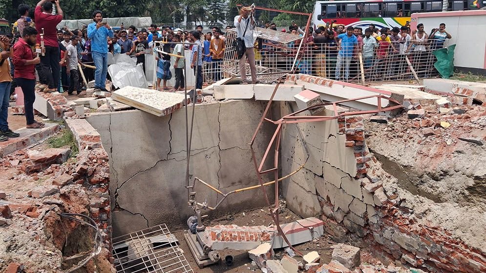 রংপুরে এলপিজি ফিলিং স্টেশনে বিস্ফোরণ: ১ নিহত, আহত ২৫