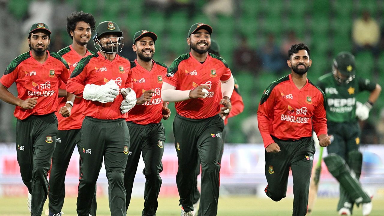 ৪৬ রানে ৫ উইকেট নেই পাকিস্তানের