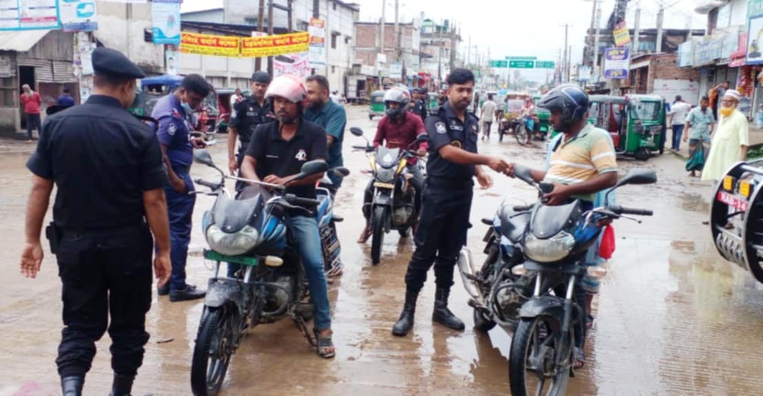 জামালপুরে র‌্যাব-পুলিশের চেকপোস্টে লাখ টাকা জরিমানা