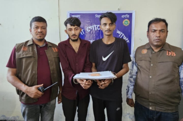 ঝালকাঠিতে পাঁচ শতাধিক ইয়াবাসহ দুই যুবক আটক