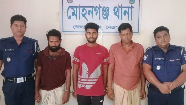 মোহনগঞ্জে পুলিশের অভিযানে ইয়াবাসহ ধরা ৩ যুবক