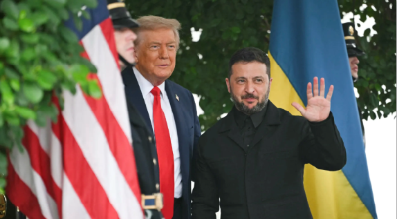 “আপনিও আগের মতো একই স্যুট পরেছেন”