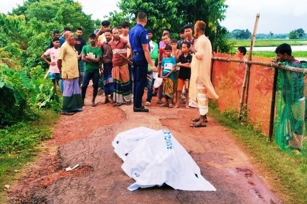 কেন্দুয়ায় অটোরিকশাসহ চালকের মরদেহ উদ্ধার, তদন্তে পুলিশ!