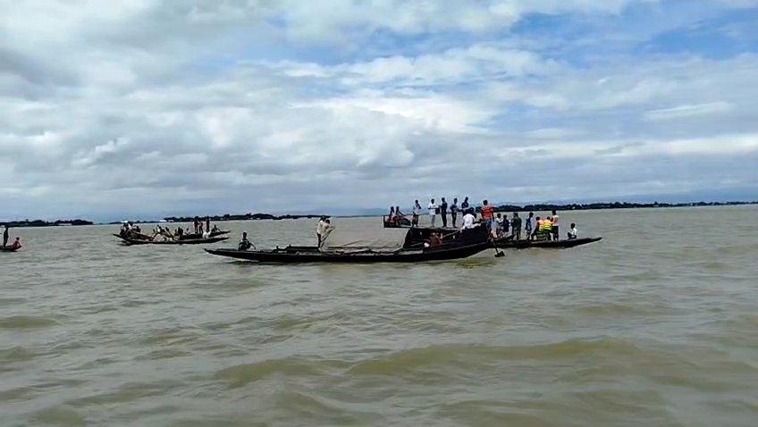 ধর্মপাশায় কনে দেখতে গিয়ে নৌকাডুবি, দুইজন নিখোঁজ