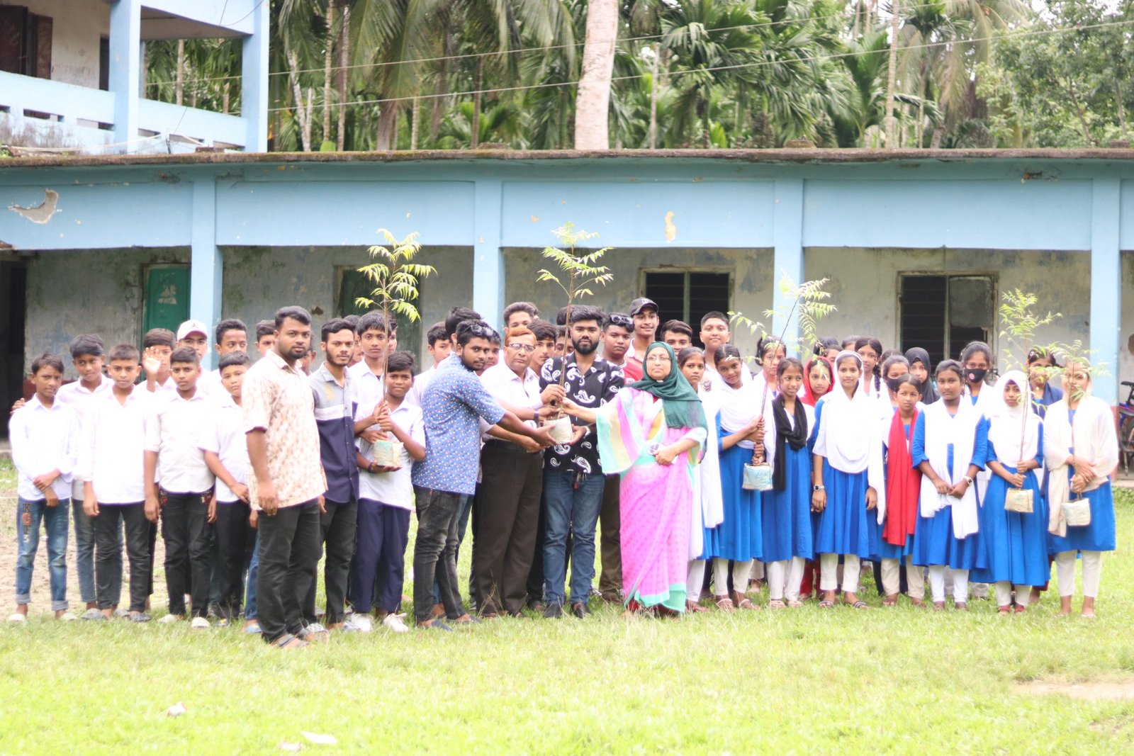 রাজাপুরে ছাত্রদলের উদ্যোগে বৃক্ষরোপণ কর্মসূচি!
