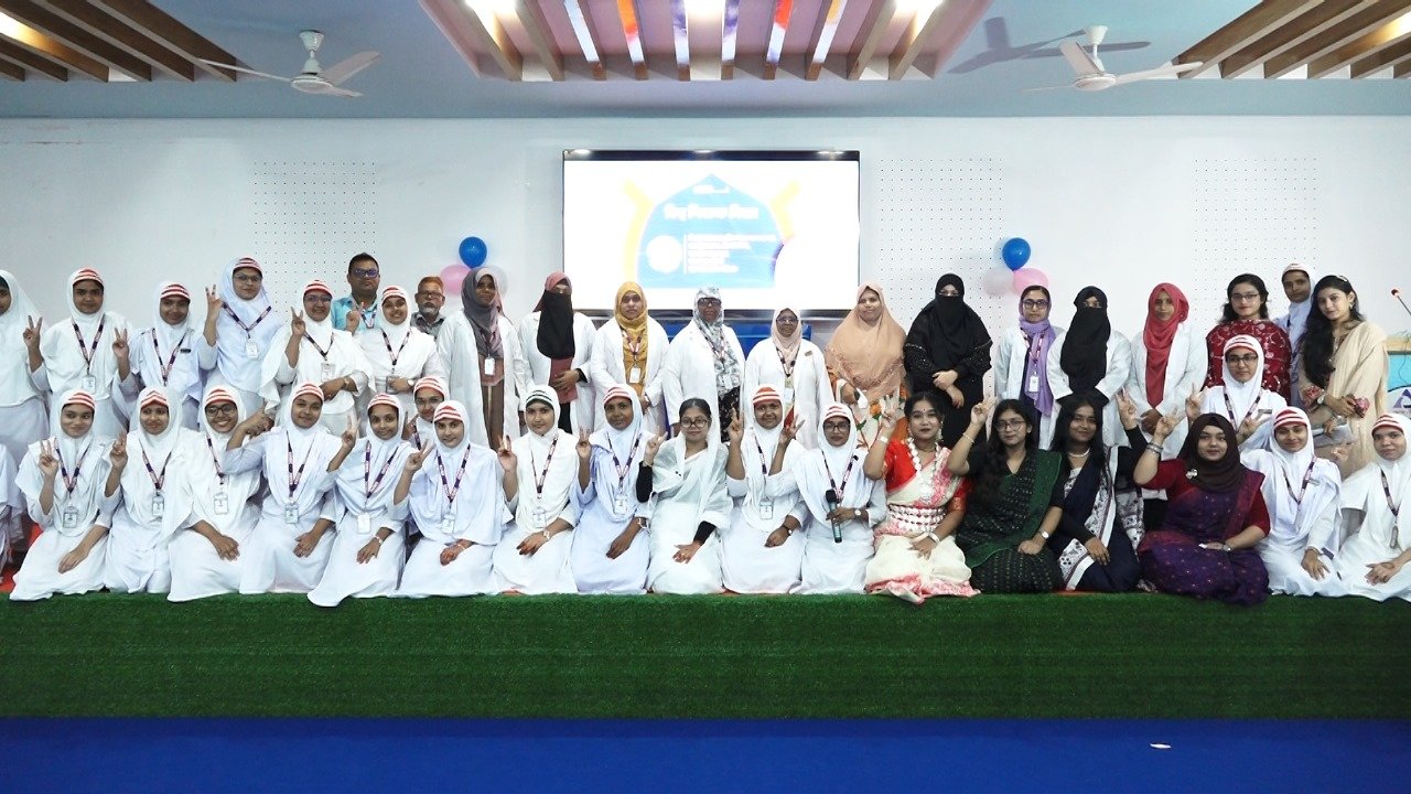 যশোর আদ্-দ্বীন নার্সিং ইনস্টিটিউটে শিক্ষক দিবসে শিক্ষকদের মাথায় মুকুট!