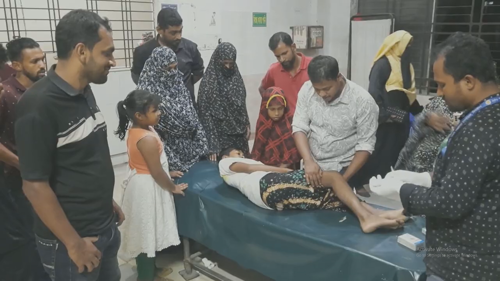 ঝিনাইদহ শহরে কুকুরের কামড়ে ২০ জন আহত!