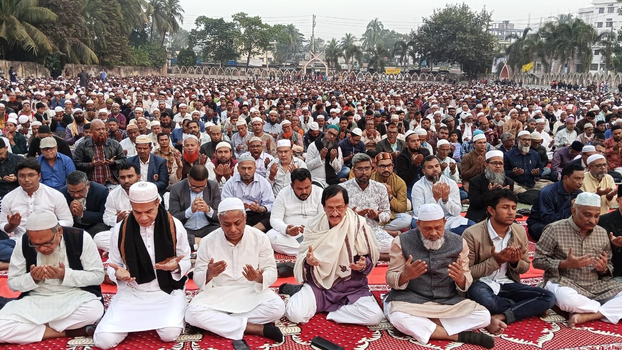 বেগম জিয়ার পরিপূর্ণ সুস্থতা ও দীর্ঘায়ু কামনায় অশ্রু সিক্ত নয়নে মহান সৃষ্টি কর্তার নিকট দুয়া করেছেন যশোরবাসী