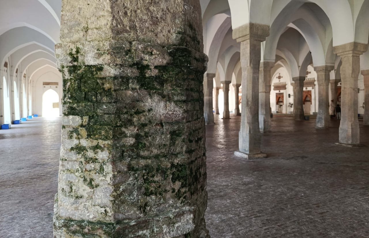 ঝুঁকিতে ষাট গম্বুজ মসজিদের ১০ মিহরাব, সংরক্ষণে প্রয়োজন আন্তর্জাতিক সহায়তা