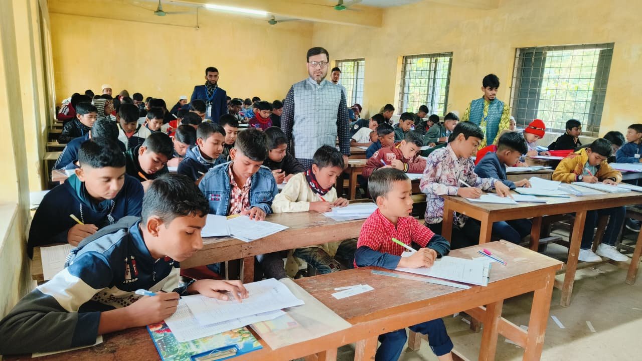 সাতক্ষীরায় কিশোরকণ্ঠ মেধাবৃত্তি পরীক্ষা অনুষ্ঠিত