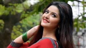 পোশাক নিয়ে তোপের মুখে পরিমণি