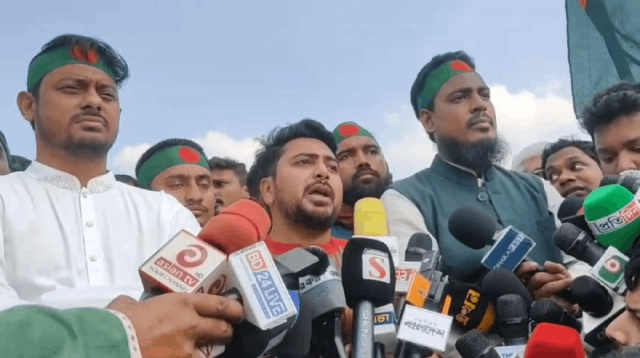 সরকারের উপর নির্ভর না করে নিজেদেরই নিরাপত্তা নিশ্চিত করতে হবে: নাহিদ