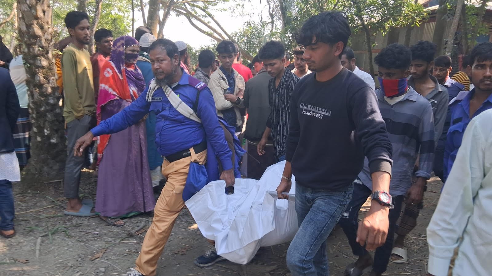 বাগেরহাটে পুকুর থেকে যুবকের মরদেহ উদ্ধার