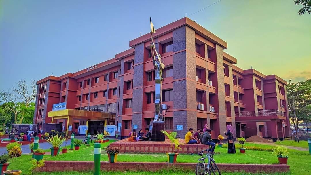 পবিপ্রবিতে নিয়োগ ও প্রমোশন স্থগিত, বিএনপিপন্থী শিক্ষকদের বিজয় দিবস বর্জন