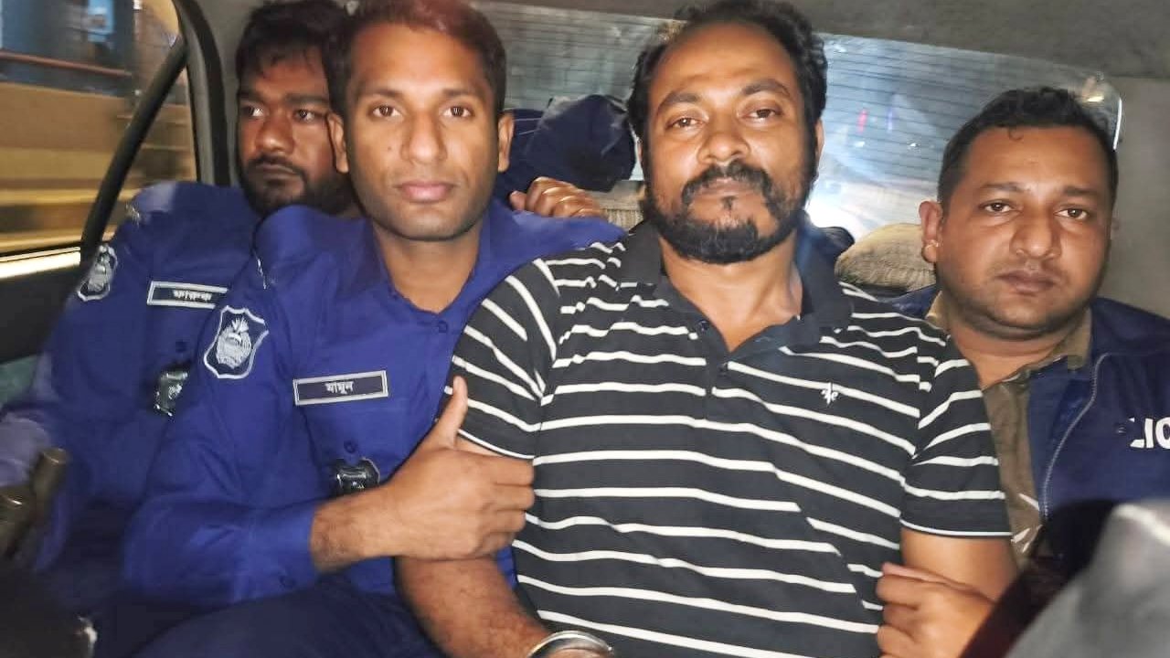 মুন্সিগঞ্জে শীর্ষ সন্ত্রাসী লালুসহ গ্রেফতার ৪