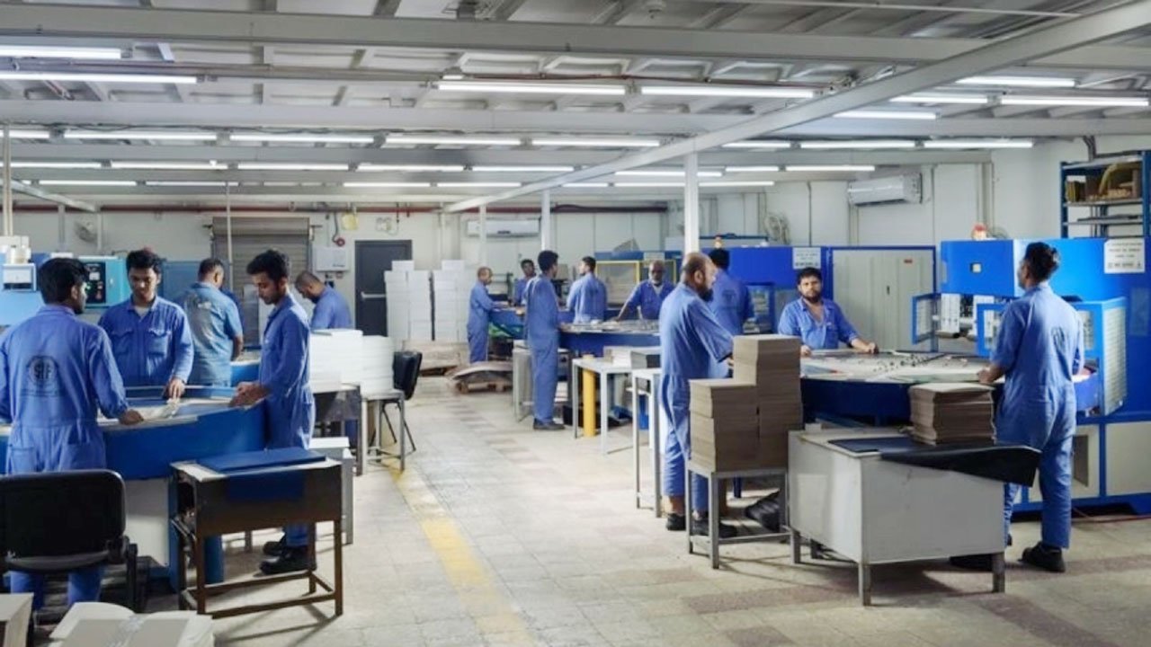 সৌদিতে শিল্পখাতের বিদেশি কর্মীদের ইকামা ফি বাতিল