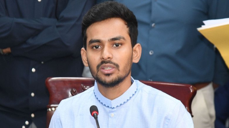 ঢাকা-১০ আসনে মনোনয়ন নিলেন আসিফ