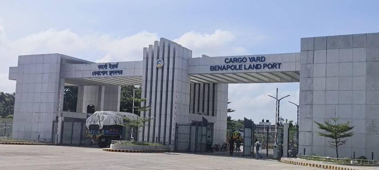 বেনাপোল বন্দর দিয়ে দুইদিন বন্ধ আমদানি-রপ্তানি