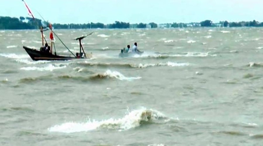 মেঘনায় ট্রলারডুবির ঘটনায় এখনও নিখোঁজ ৪ জেলে